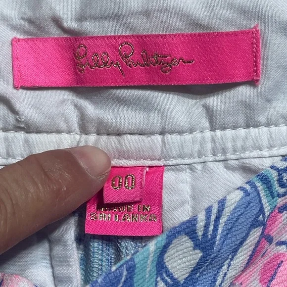 LILLY PULITZER "WALSH"
BLUE SHELL TO RAISE HAVEN
SHORTS SIZE- 00 - Picture 7 of 15